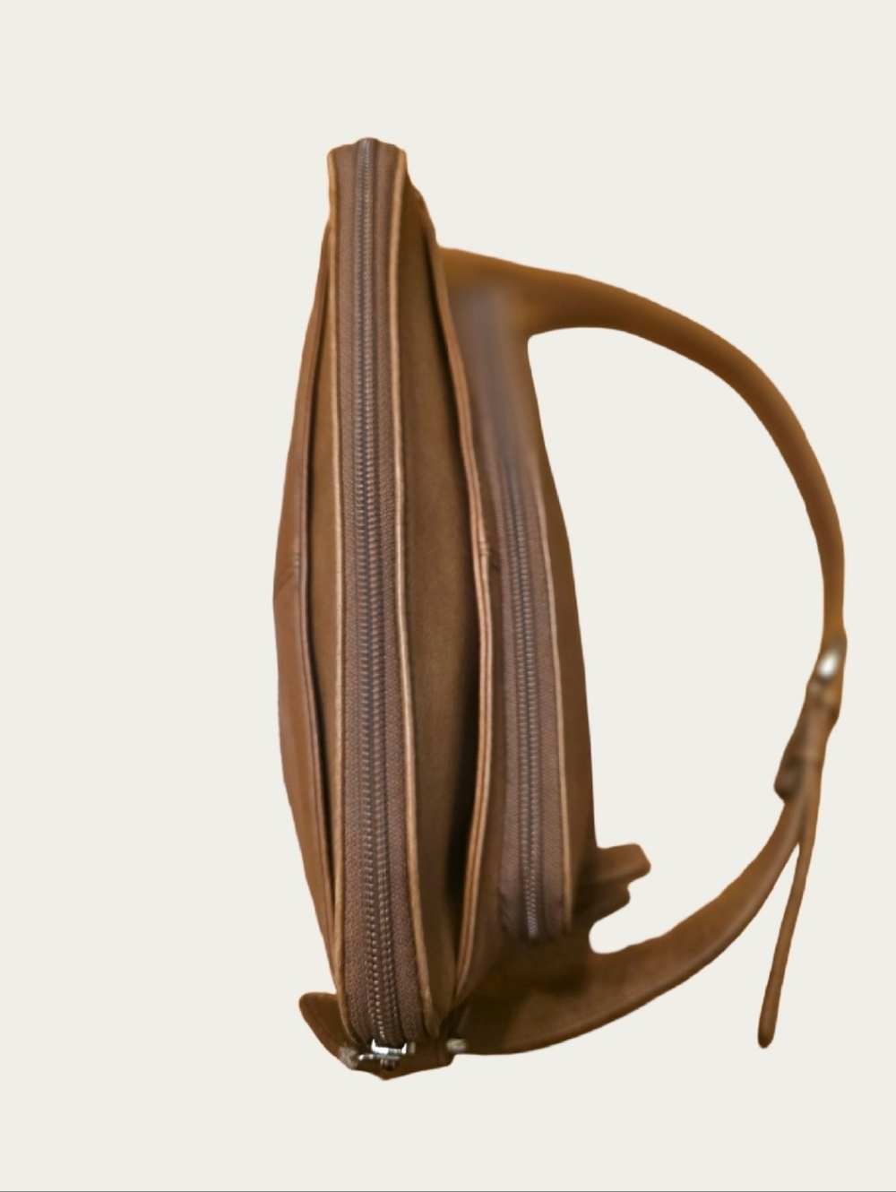 ili New York, East-West Leather Crossbody, Organizer Bag - Picture 9 of 16